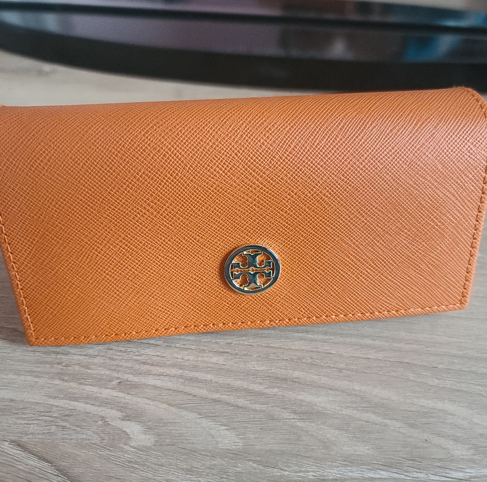 Tory burch sunglasses case